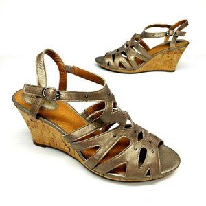 Clarks Artisan Caslynn Studded Wedge Heels NWOT 7